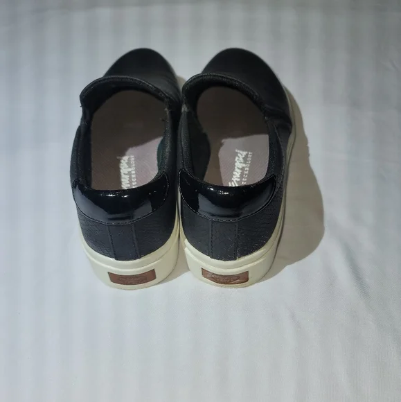 Dr. Scholl's synthetic leather shoes. - Picture 4 of 8